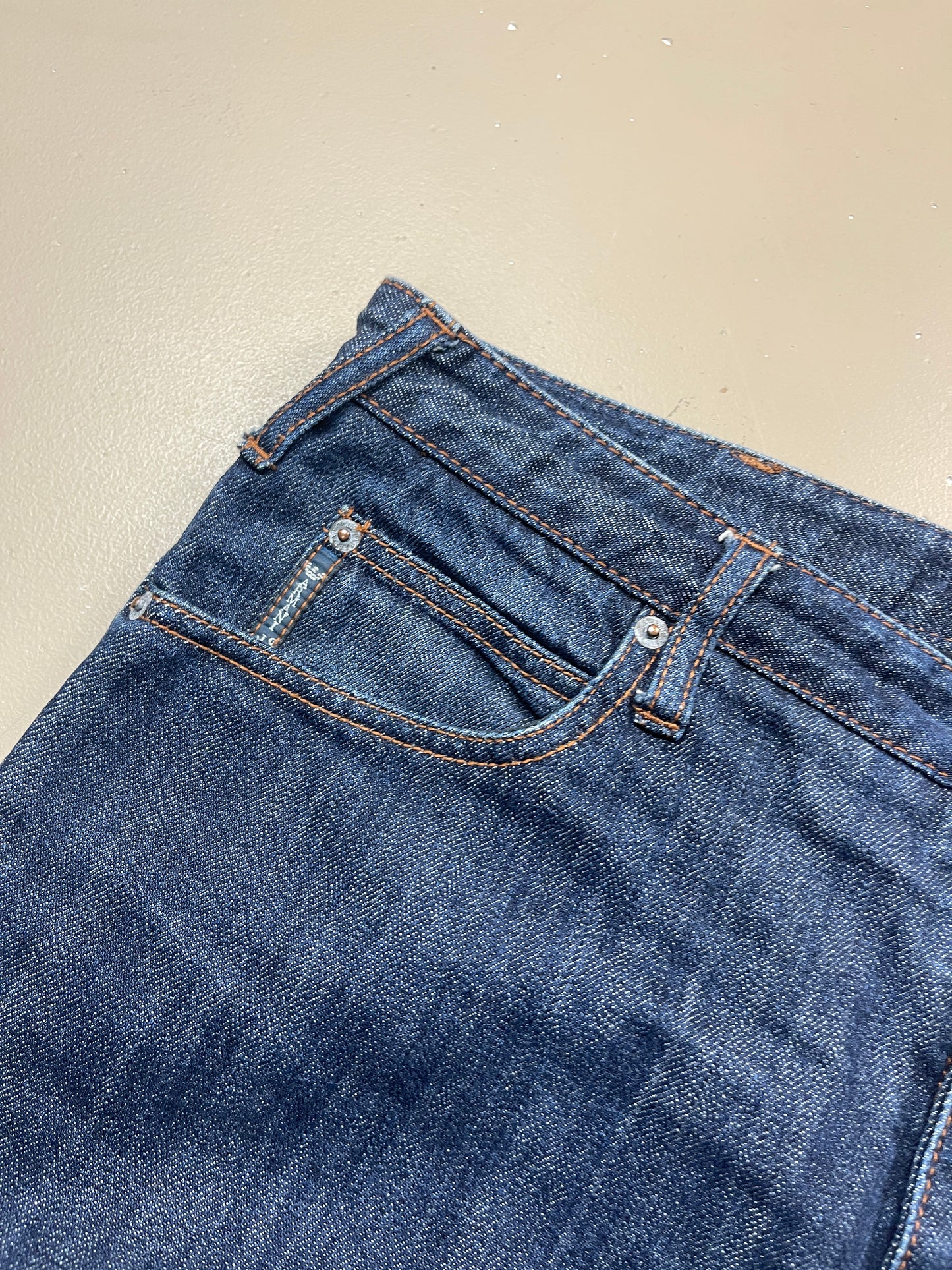 Armani Jeans ( M )