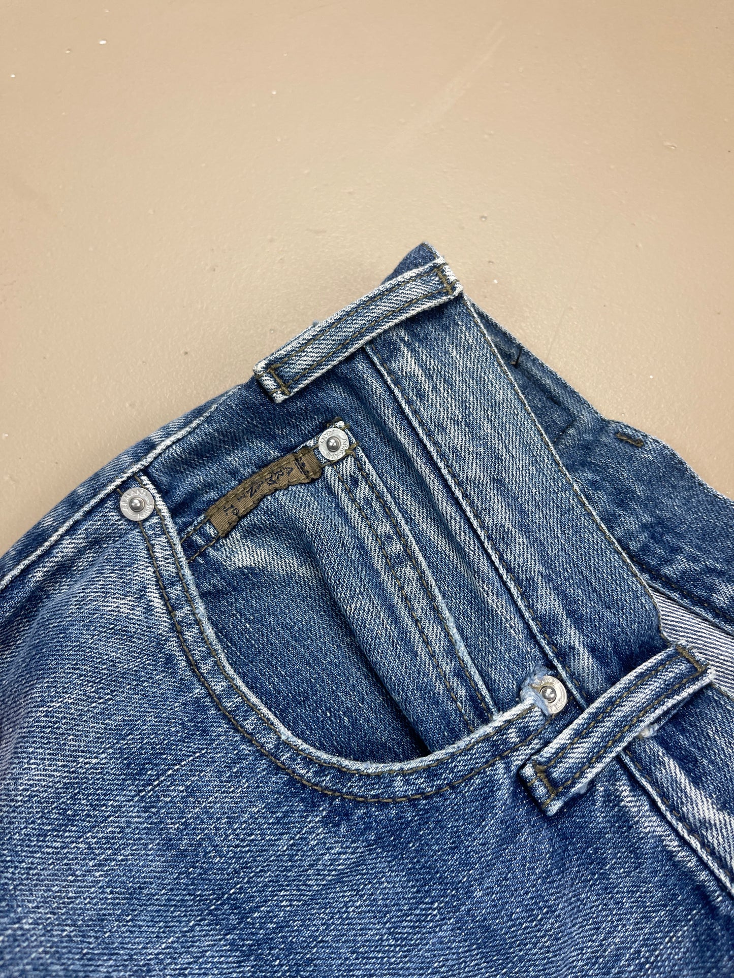 Armani Jeans ( M )