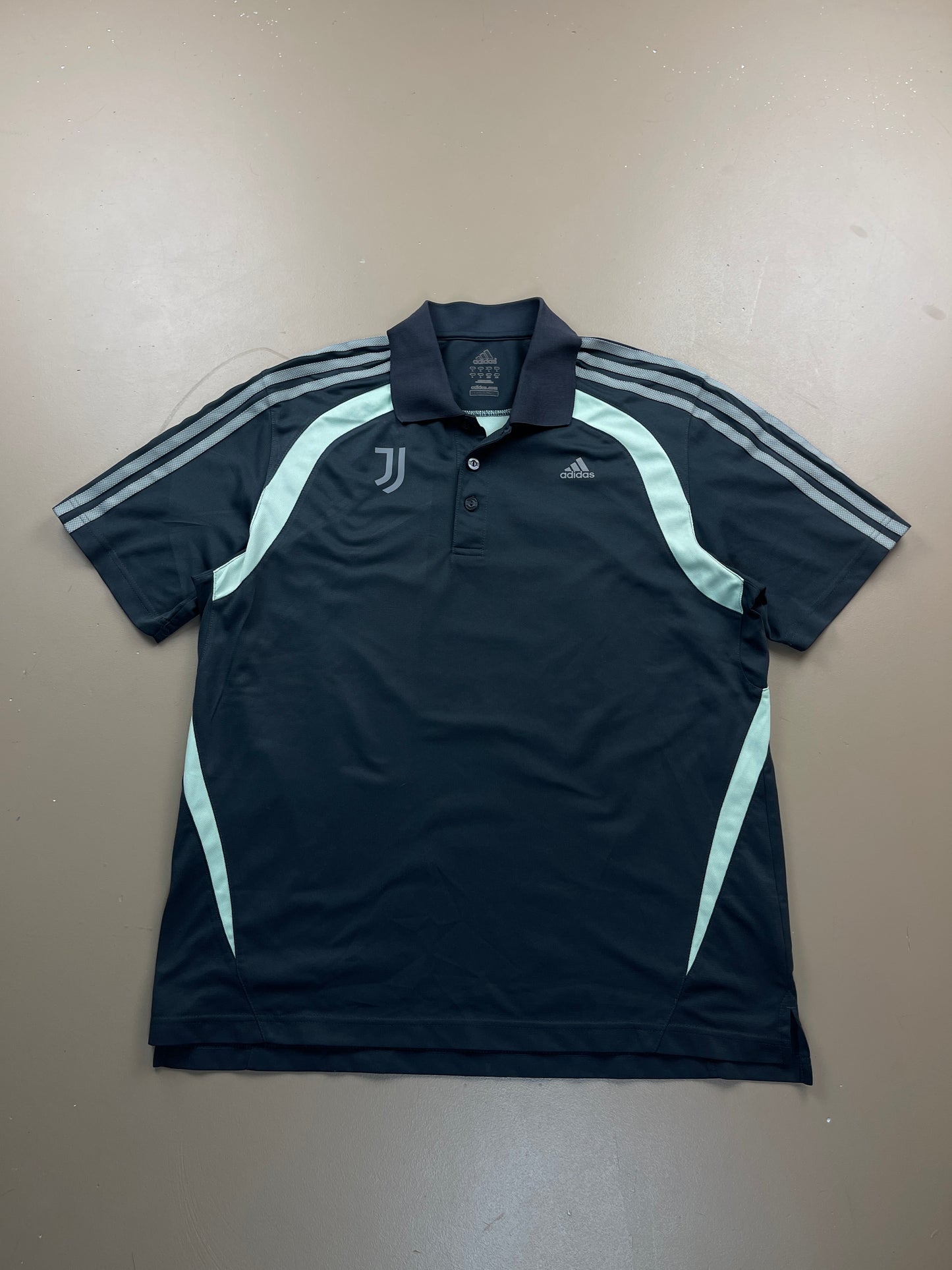 Juventus Adidas Shirt L
