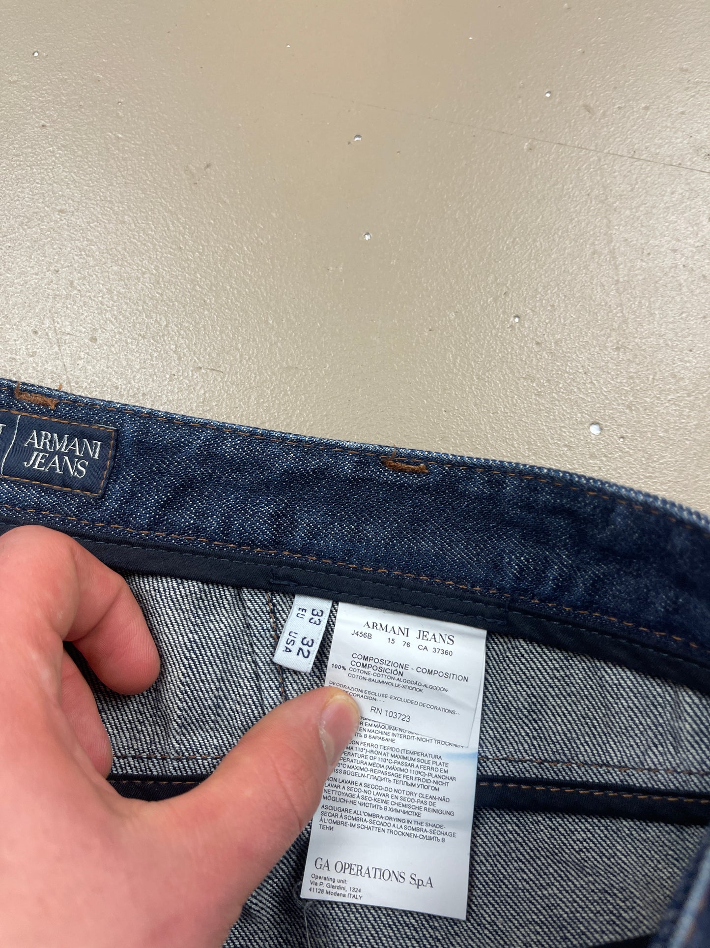 Armani Jeans ( M )