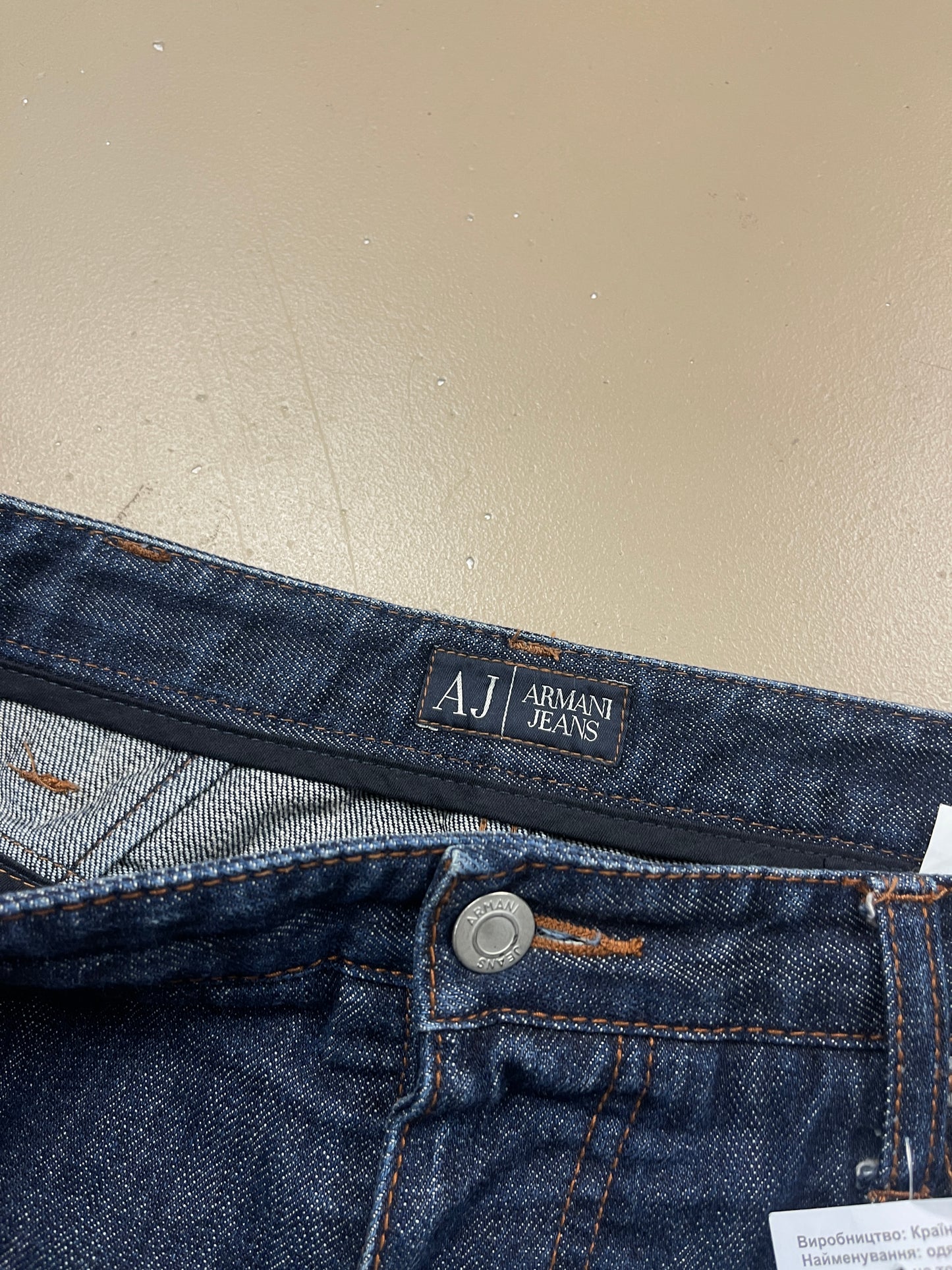 Armani Jeans ( M )