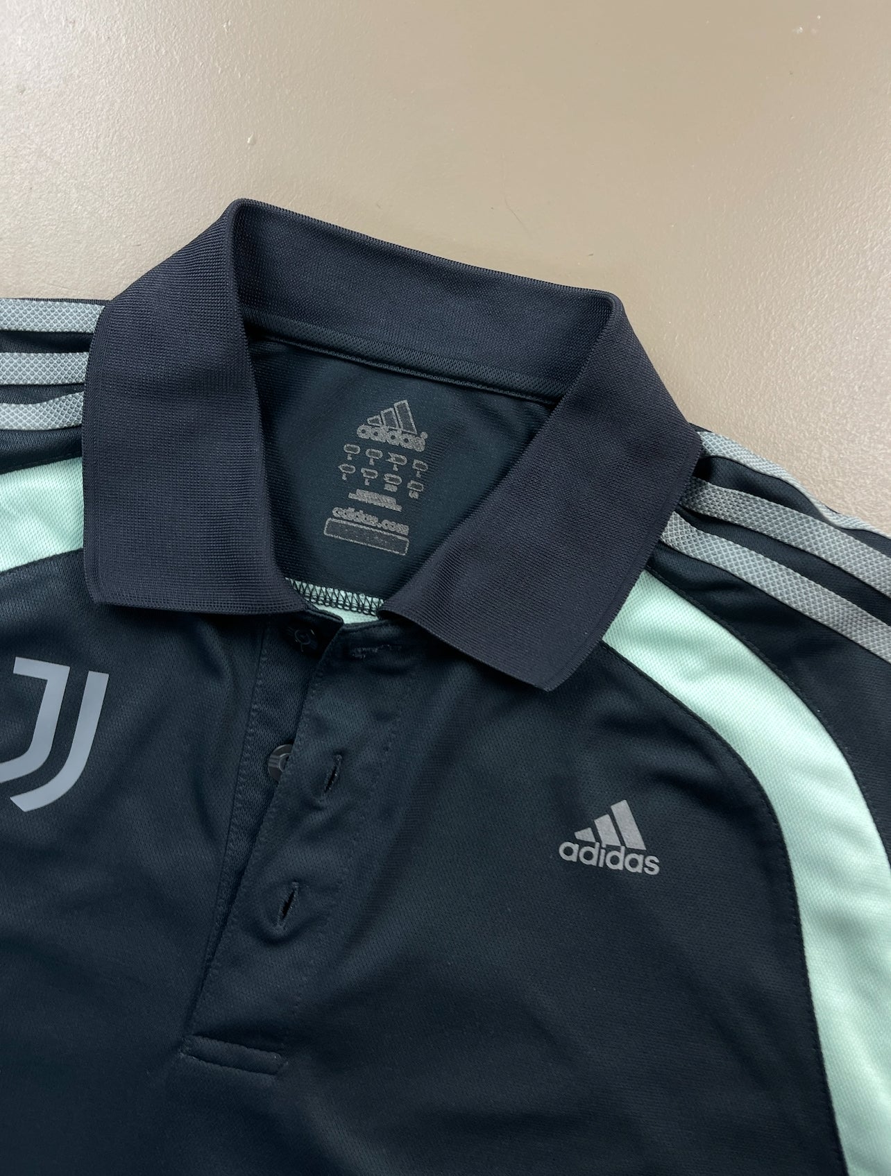 Juventus Adidas Shirt L